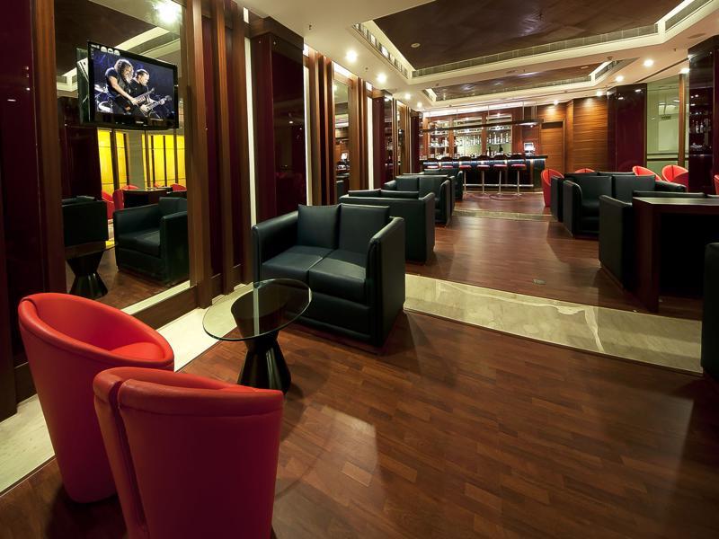 The Golden Plaza Hotel Panchkula Exterior photo